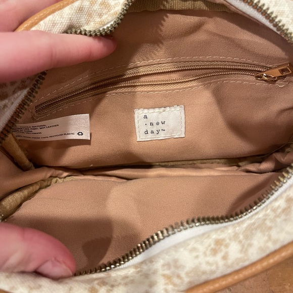 ⭐️NWOT A New Day Fanny Pack Waist Bag⭐️ - Picture 3 of 4
